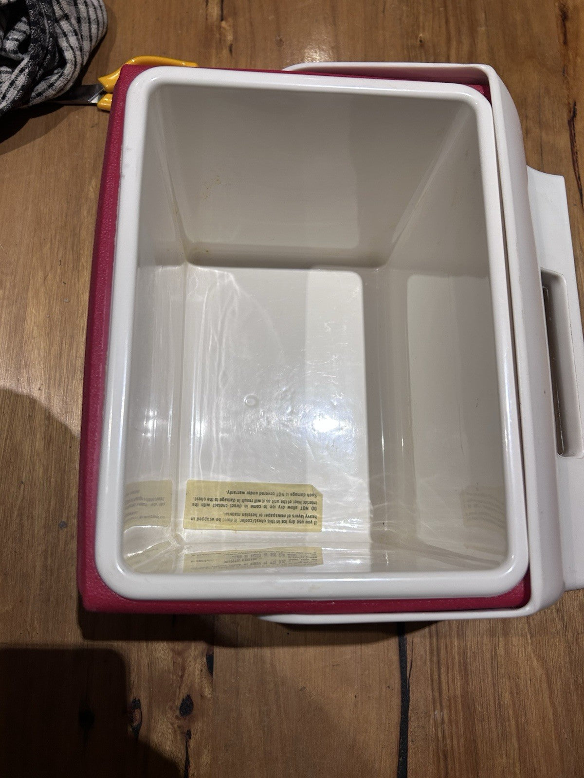 Vintage Igloo Little Playmate Cooler Red & White Retro Lunchbox USA Made 1980s