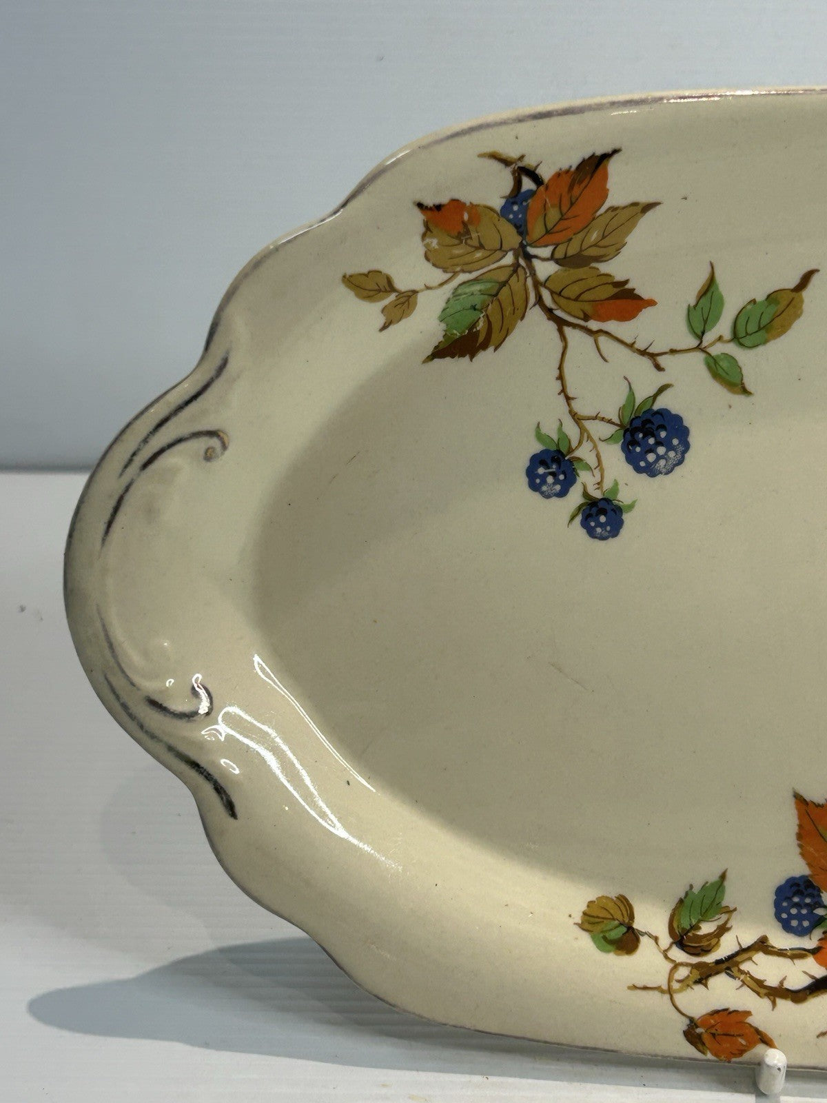 J&G Meakin Sunshine Blackberry Platter 26cm Art Deco England c1930s