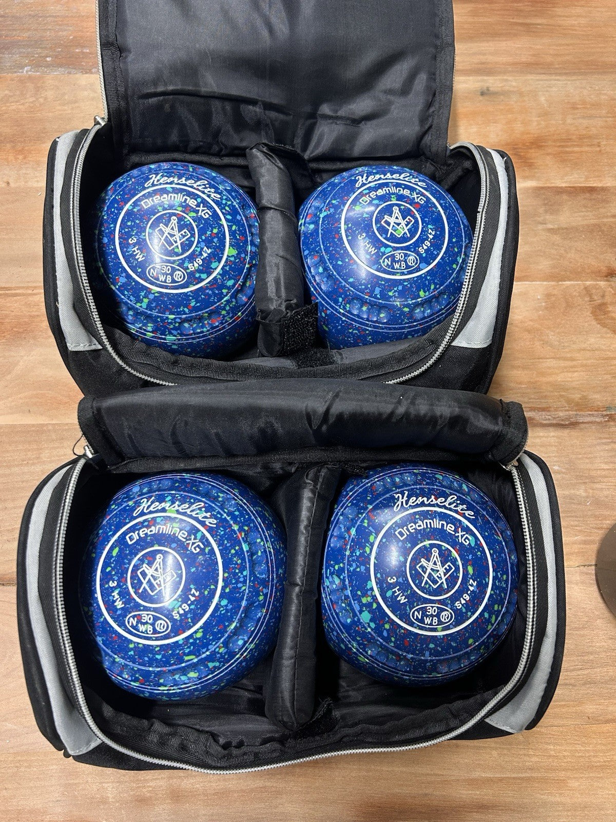 Henselite Dreamline XG Lawn Bowls Size 3H Blue Speckle Set of 4 + Bags & Box