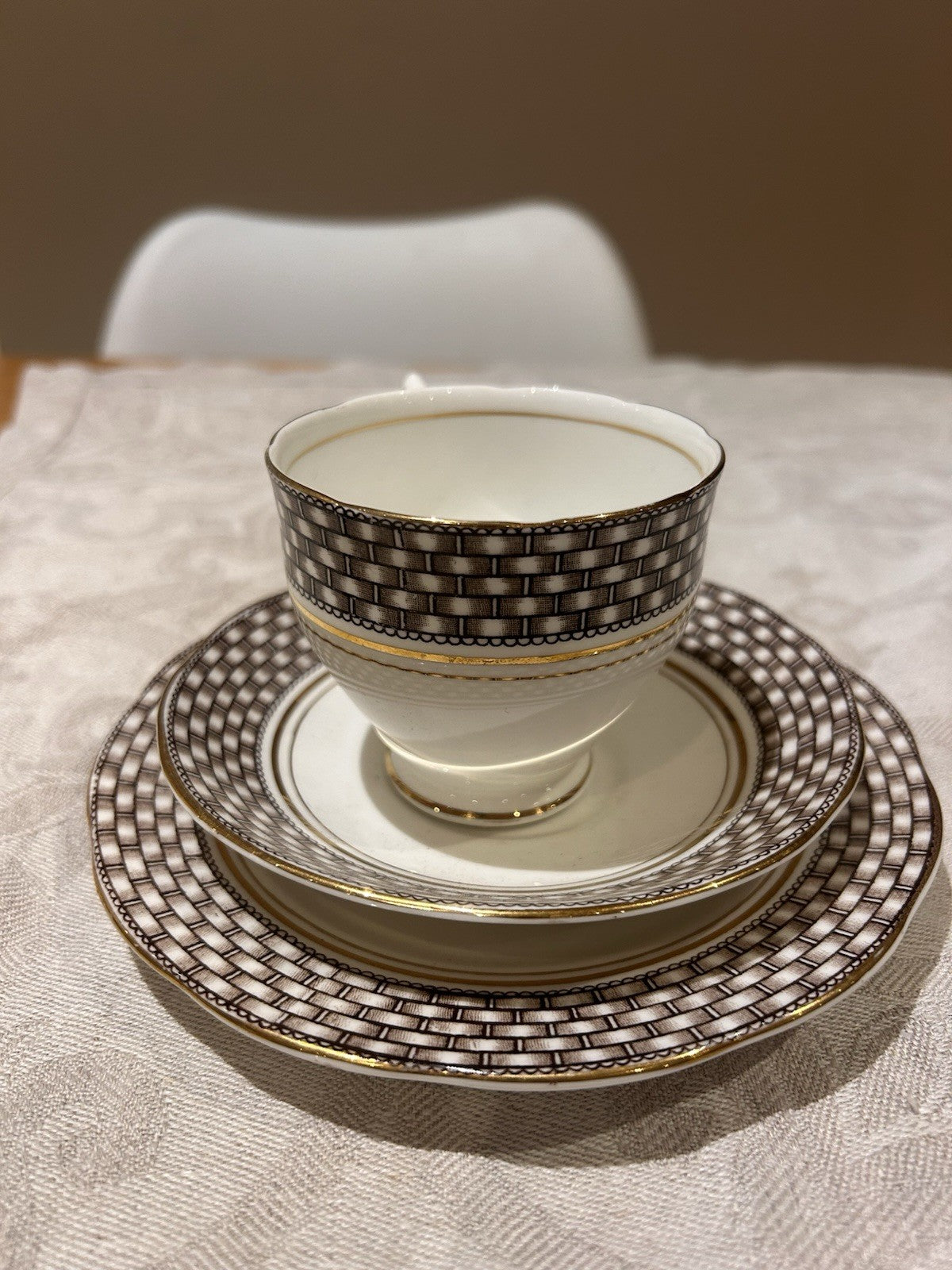 Salisbury Basket Fine Bone China Tea Set for Two – 2 Trios – England