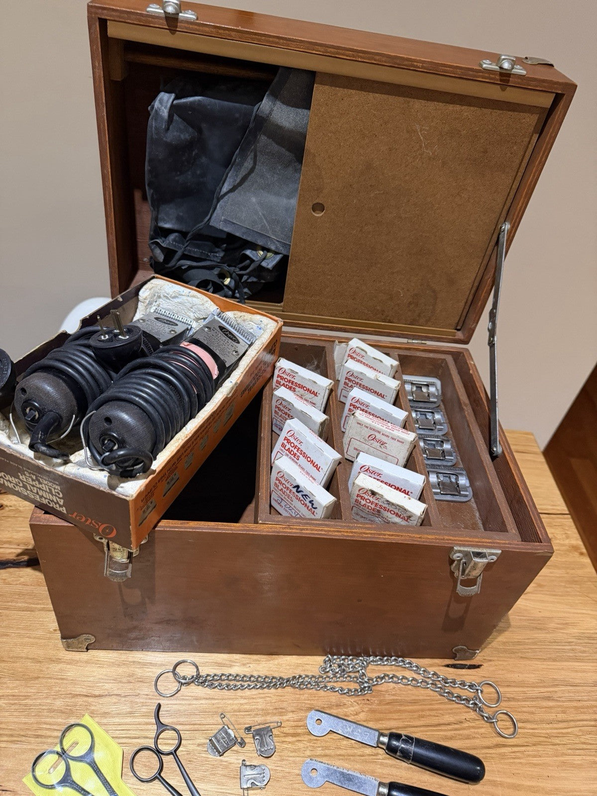 Vintage Oster A5 Dog Grooming Kit 2 Clippers 14 Blades Solingen Shears Case