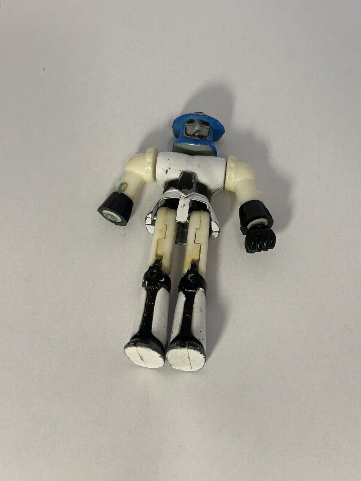 SUPER RARE VINTAGE 2002 M.D. SPACE ROBOT DIECAST 3 1/4" ACTION FIGURE