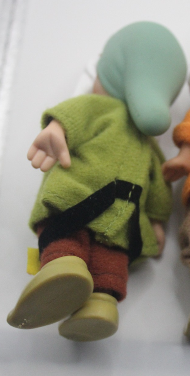 Disney Seven Dwarfs Complete Set Simba Vintage Plush and Vinyl Figures 12cm