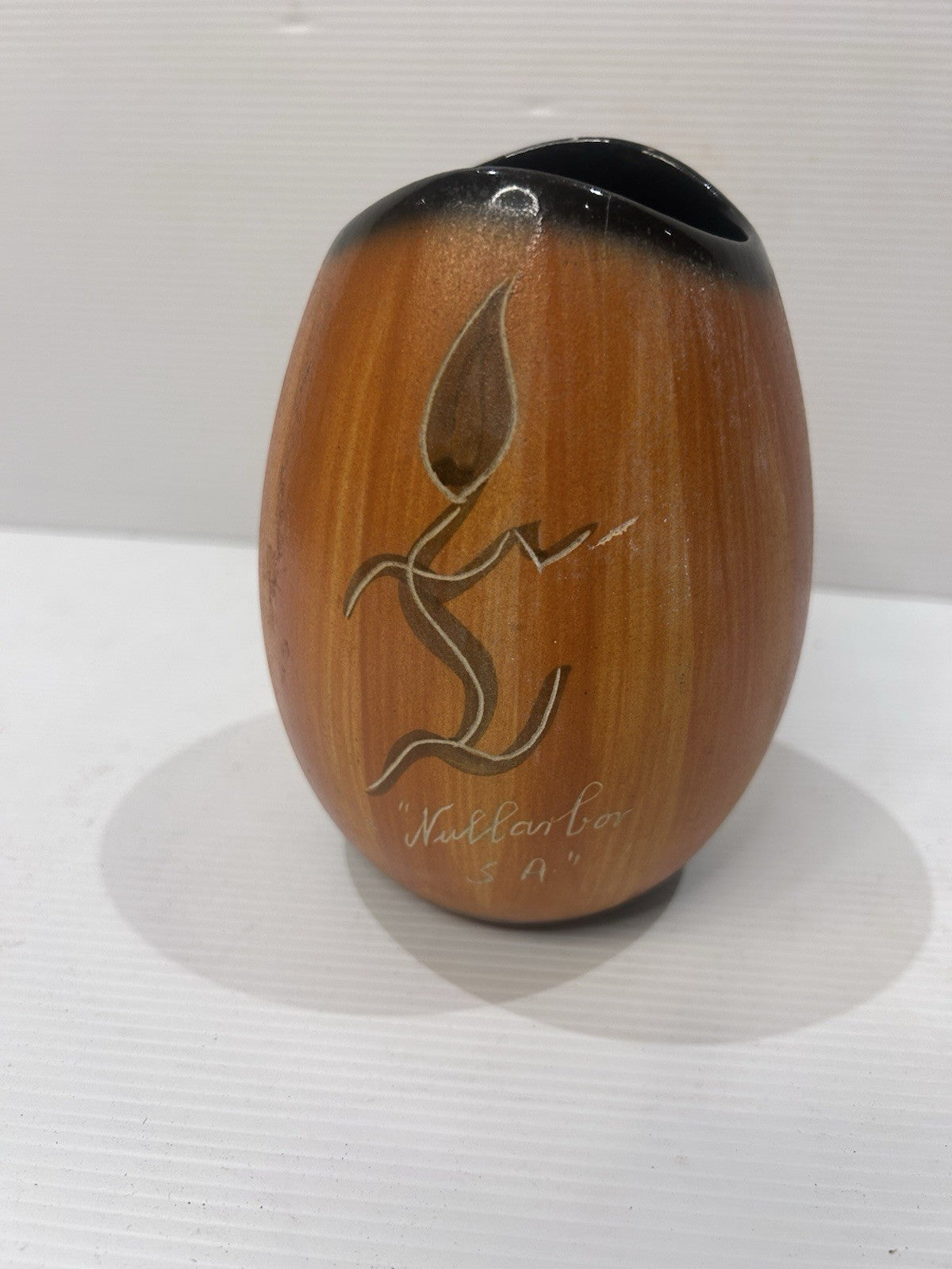 Vintage Nullarbor SA Pottery Vase – Aboriginal Style Motif – Signed HW 1973