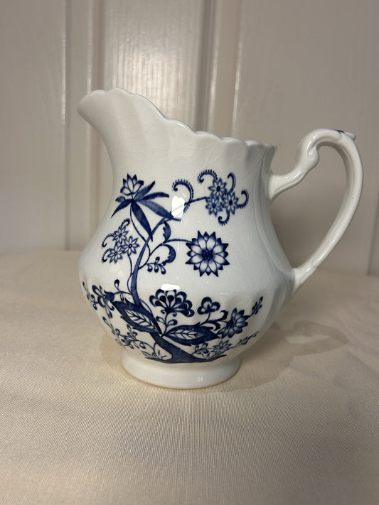 J&G Meakin Blue Nordic Jug 17cm – Staffordshire England Vintage Classic White