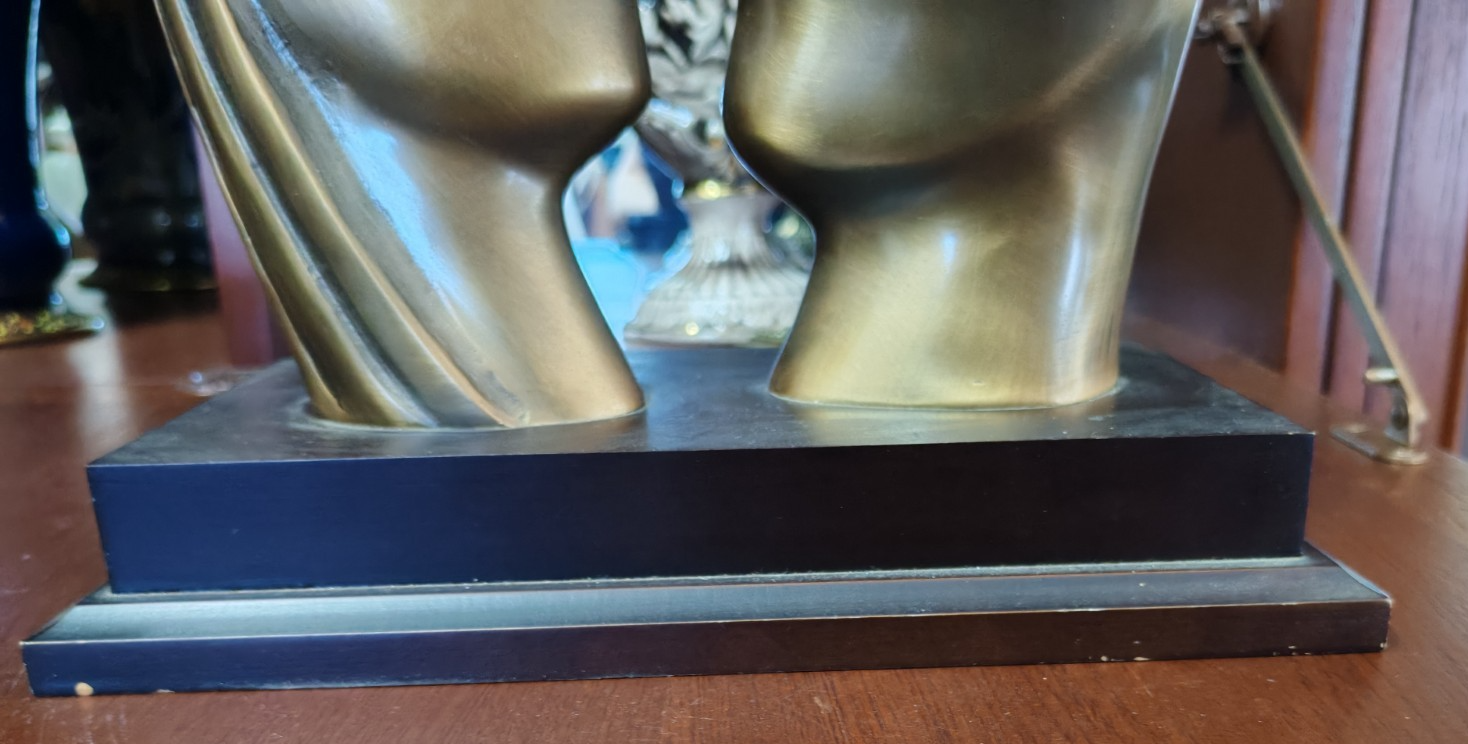 Vintage Modernist Bronze-Tone Sculpture – Two Faces / Lovers Embrace