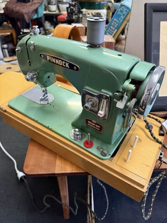 Vintage Pinnock Sewmaster Sewing Machine Mint Green Made Australia Working Case
