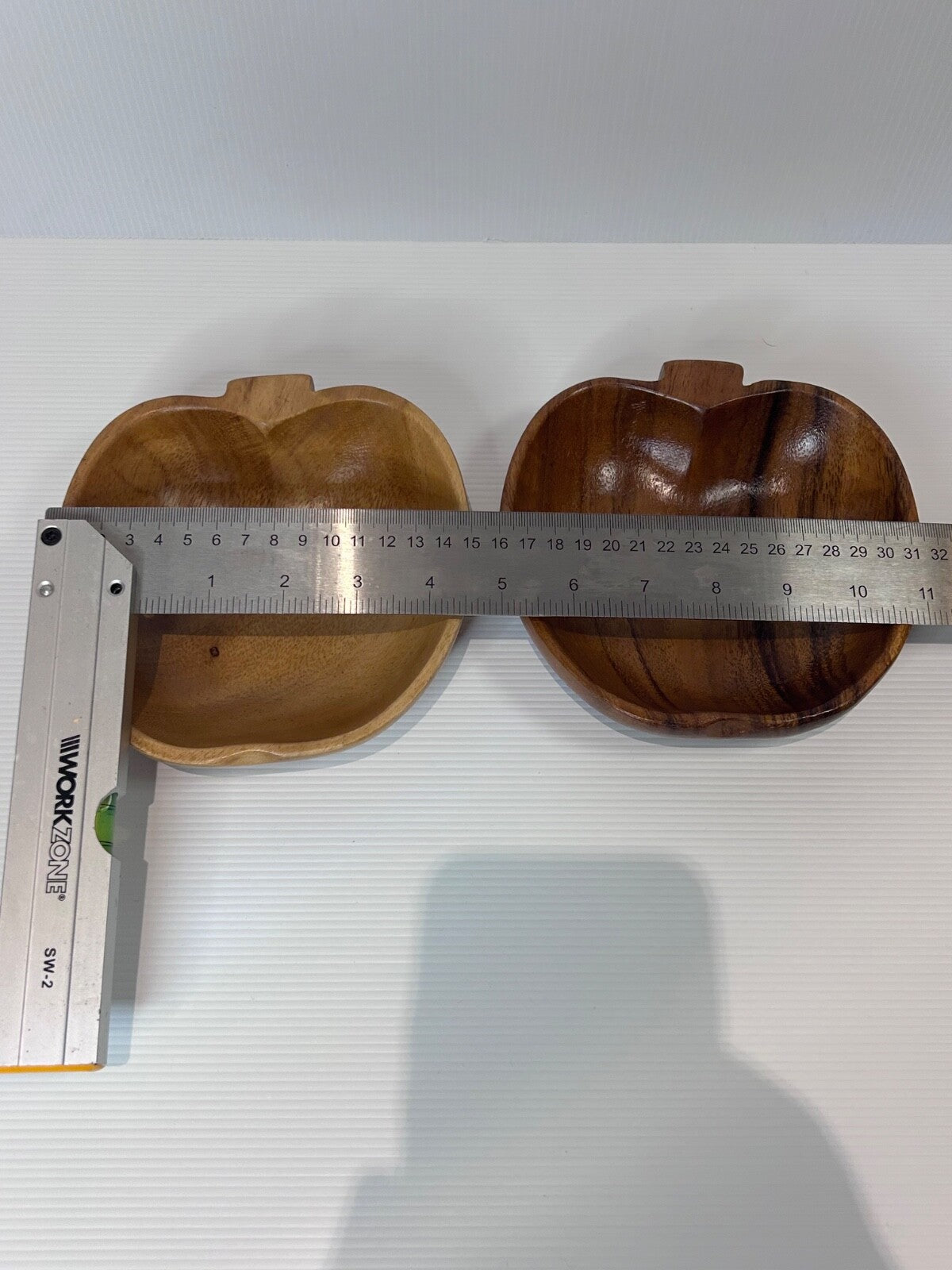 Vintage Wooden Apple-Shaped Bowls – Set of 2 – 1970s Hand-Carved