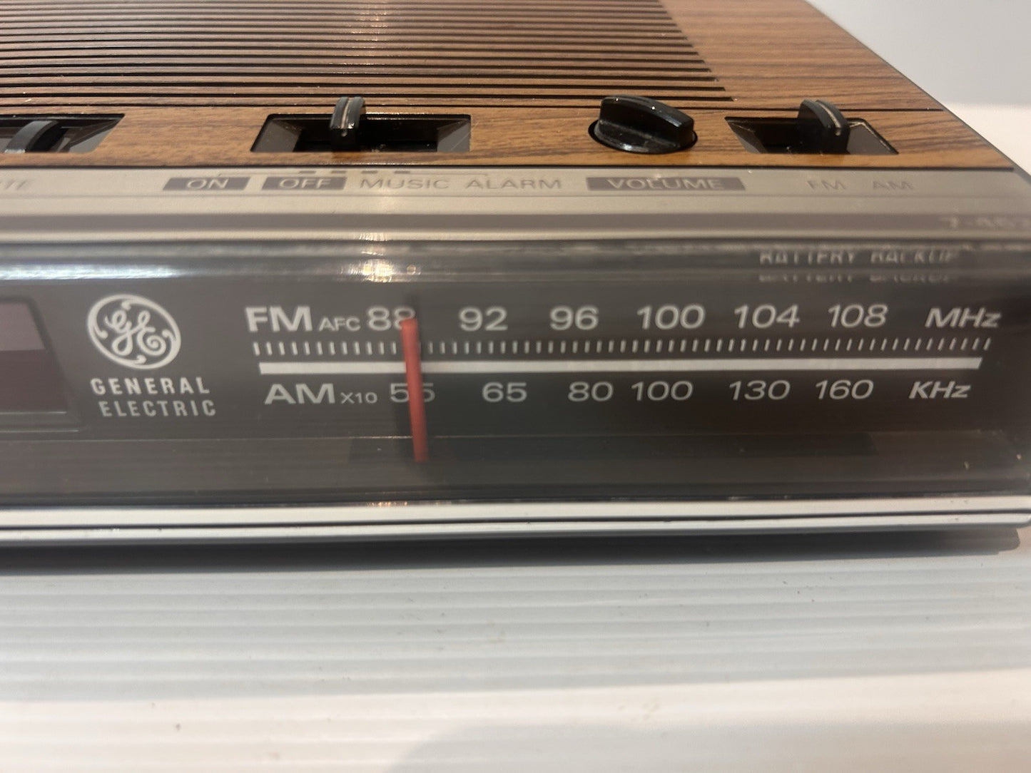 Vintage GE General Electric AM/FM Digital Clock Radio 7-4624B Clean Working