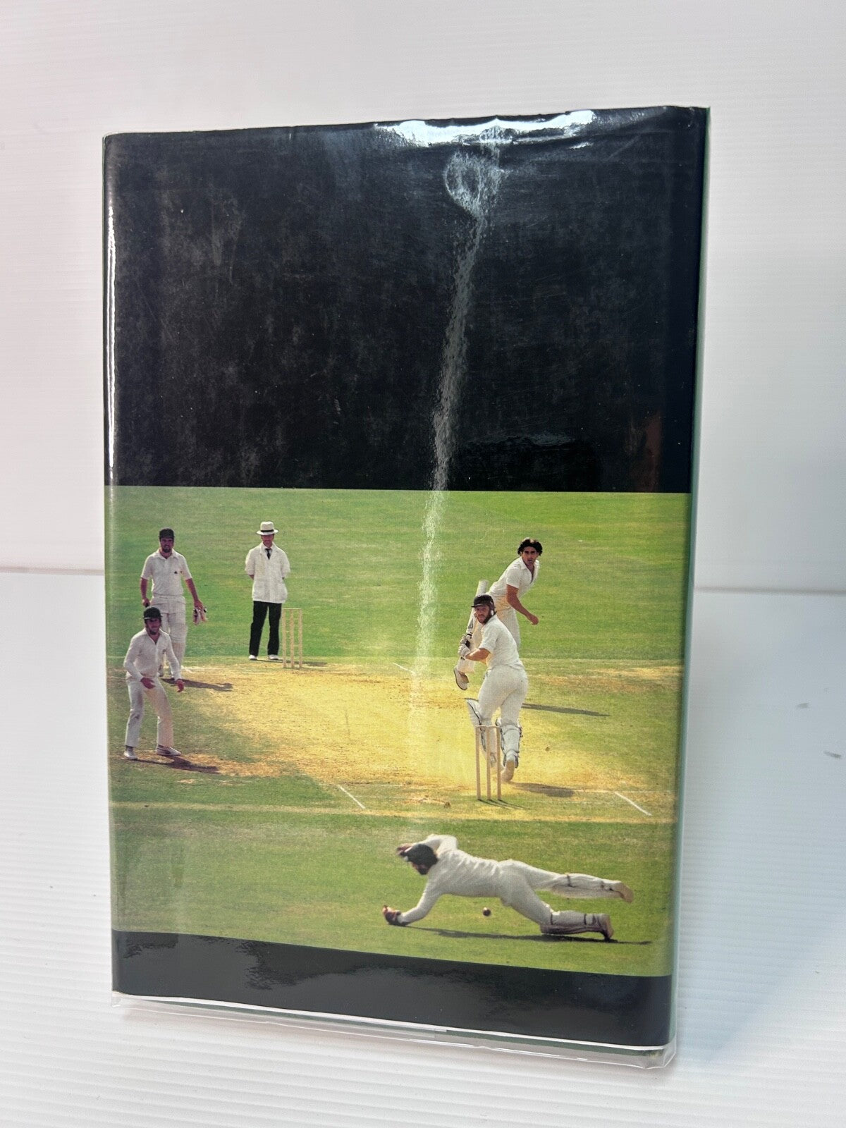 A Century of Ashes Cricket Anthology 1982 HC DJ Robin Bromby Test Series