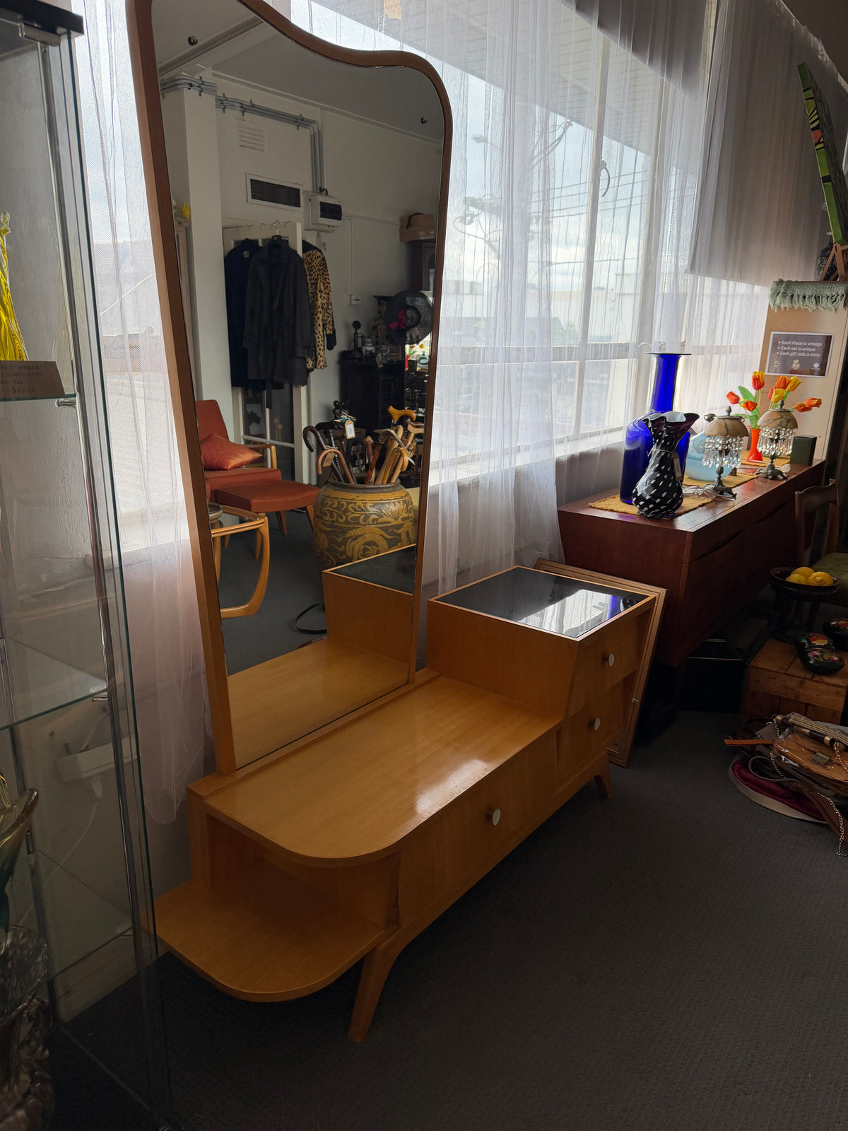 Dario Zoureff Australian Mid-Century Dressing Table – Late 1950s / Early 1960s