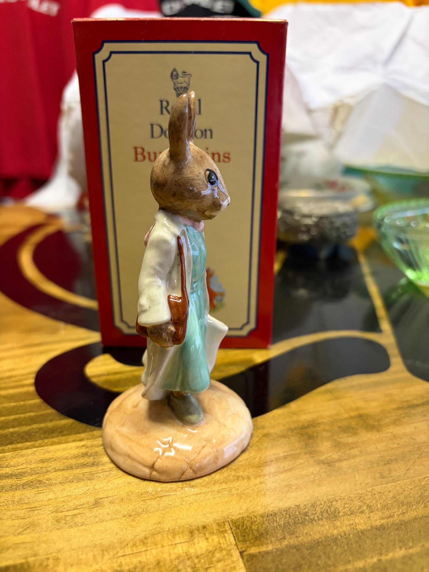 Royal Doulton Shopper Bunnykins DB233 – Boxed Vintage Figurine