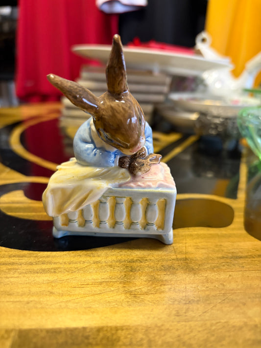 Royal Doulton New Baby Bunnykins DB158 Vintage 1995 Figurine