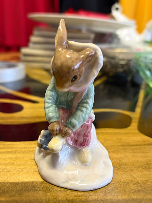 Vintage Royal Doulton Bunnykins Figurine DB153 - Girl Skater