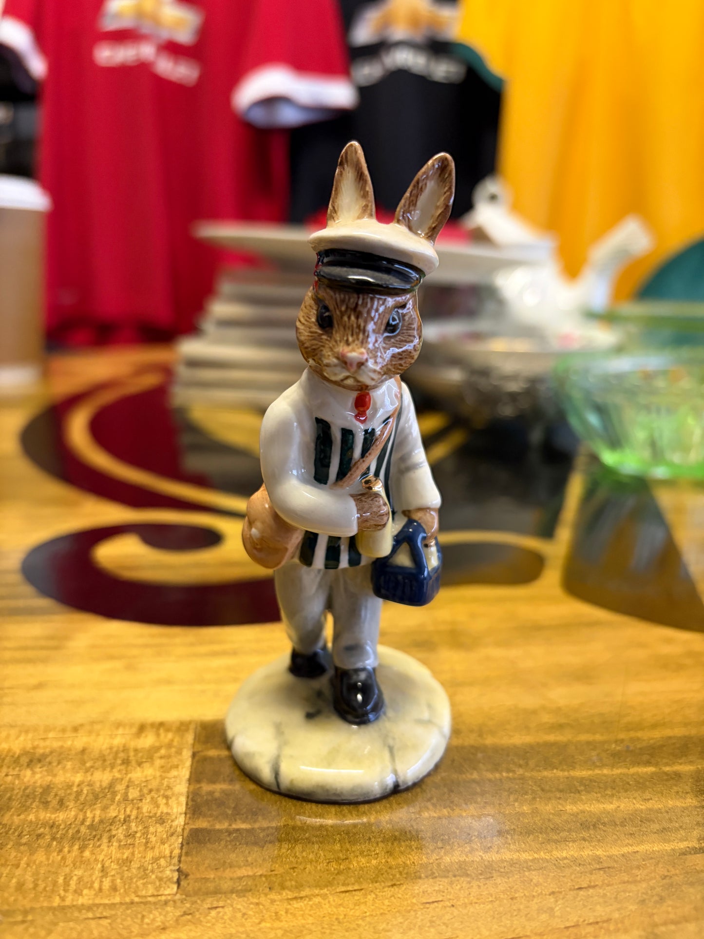 Royal Doulton Milkman Bunnykins DB125 – Special Edition of 1,000