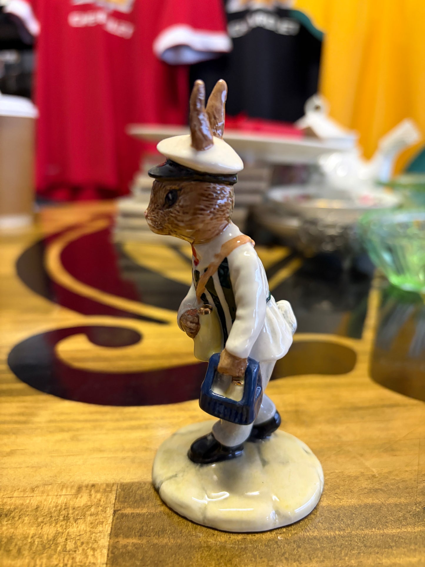 Royal Doulton Milkman Bunnykins DB125 – Special Edition of 1,000