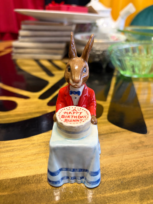 Royal Doulton Happy Birthday Bunnykins DB21 Vintage Figurine