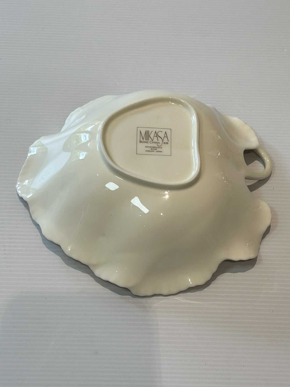 Mikasa Remembrance Bone China Flora Leaf Small Bowl 1976266 Discontinued Japan
